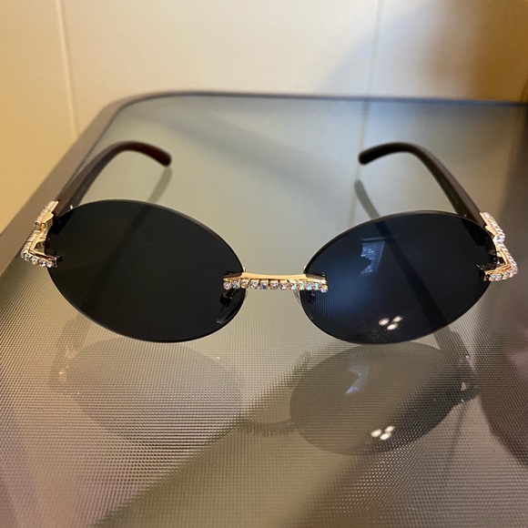 (UNISEX) Black & Gold Fantasy Frames - Picture 3 of 4